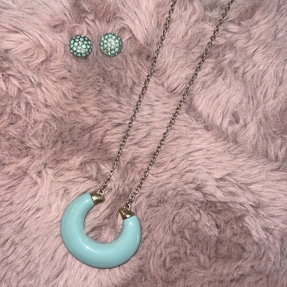 Jewelry - Light turquoise necklace & matching stud crystal earrings set womens jewelry
